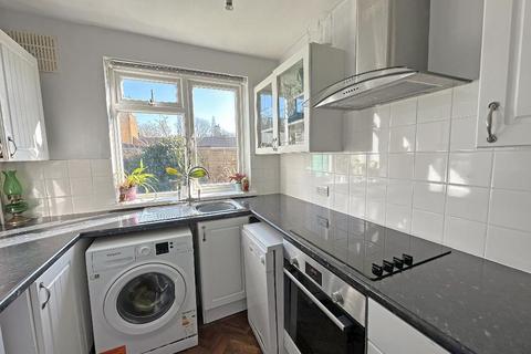 1 bedroom maisonette for sale, Chelsham Close, Warlingham, Surrey, CR6 9DN