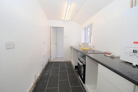 2 bedroom terraced house for sale, Ashton Road, South Luton, Luton, Bedfordshire, LU1 3QE