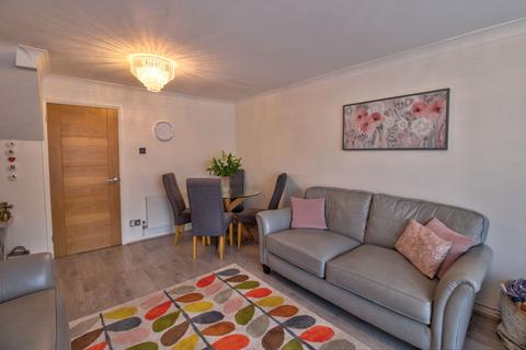 11 Bynghams, Harlow, CM19 5NR