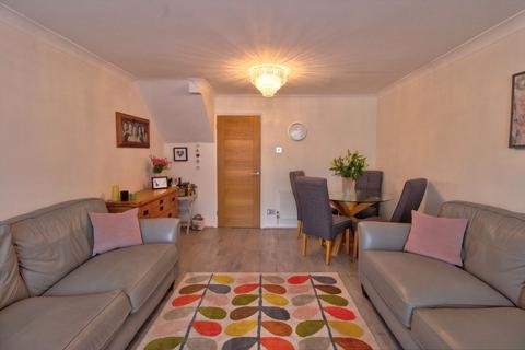11 Bynghams, Harlow, CM19 5NR