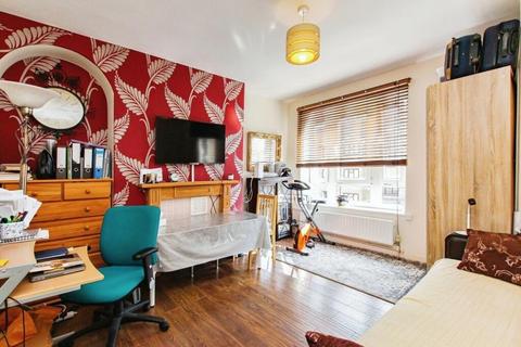 2 bedroom flat for sale, Tent Street, London, E1 5DS