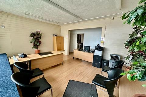 Office to rent, Greengate East, Manchester M40