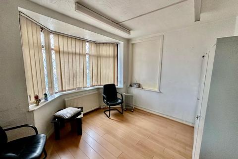 Office to rent, Greengate East, Manchester M40