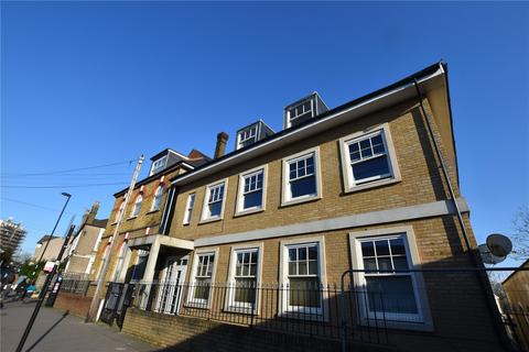 2 bedroom apartment to rent, Flat 6 Mansion Court, 14 Manor Road, London, SE25