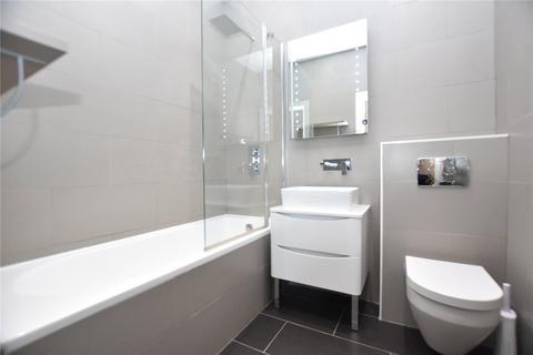 2 bedroom apartment to rent, Flat 6 Mansion Court, 14 Manor Road, London, SE25