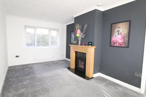 3 bedroom end of terrace house for sale, Whin Knoll Avenue, Keighley, BD21