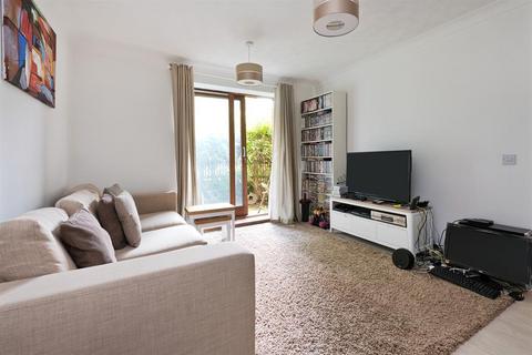 2 bedroom flat to rent, Carlton Place, Crystal Palace, SE19 (bordering Dulwich)