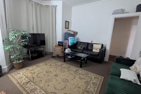 1 bedroom flat to rent, Dalkeith Road, Ilford, London, IG1