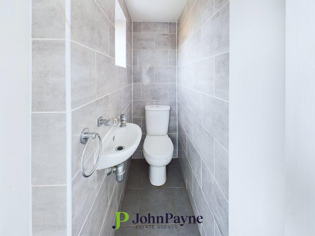 Cloakroom/WC