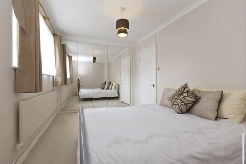 2 bedroom maisonette for sale, Portree Street, London, E14