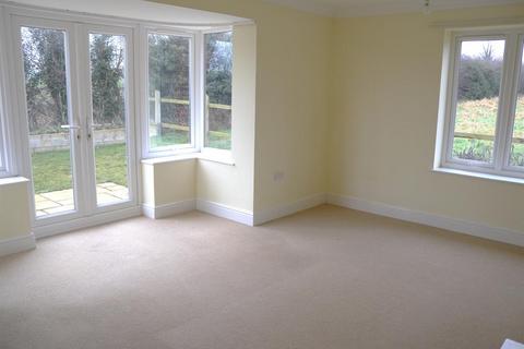 3 bedroom bungalow to rent, Stanley Road, Great Chesterford, Saffron Walden, Essex, CB10