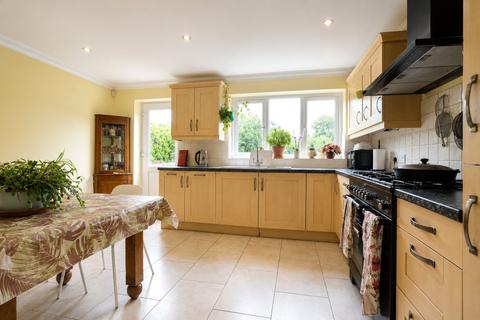 3 bedroom bungalow to rent, Stanley Road, Great Chesterford, Saffron Walden, Essex, CB10