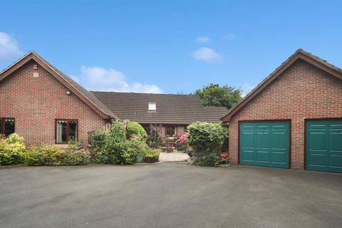 5 bedroom bungalow for sale, Brookburn Lodge, Broadwood Drive, Colwall, Malvern, Herefordshire, WR13 6QD