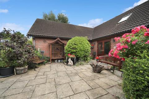 5 bedroom bungalow for sale, Brookburn Lodge, Broadwood Drive, Colwall, Malvern, Herefordshire, WR13 6QD