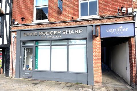 Retail property (high street) to rent, Market Place, Henley-on-Thames, Oxfordshire