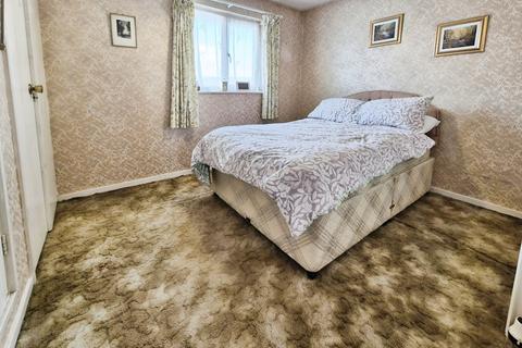 25 Baker Close, Clevedon, BS21 7TW