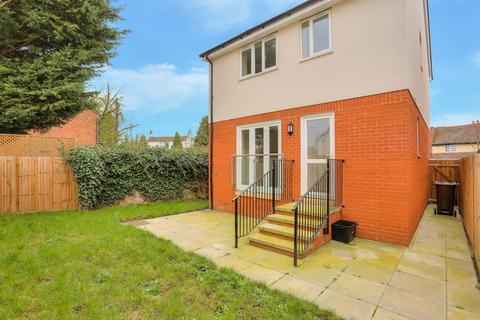 3 bedroom house to rent, Barnet Road, St Albans AL2