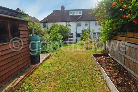 4 bedroom terraced house to rent, Lynmouth Avenue, Surrey SM4