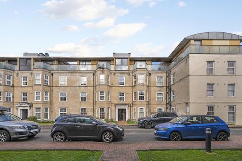 2 bedroom apartment for sale, West Barnes Lane, New Malden KT3