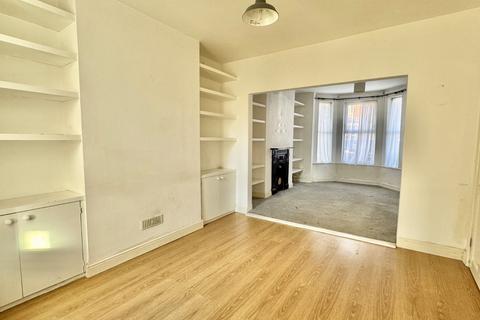 24 Thanet Gardens, Folkestone, CT19 6DF