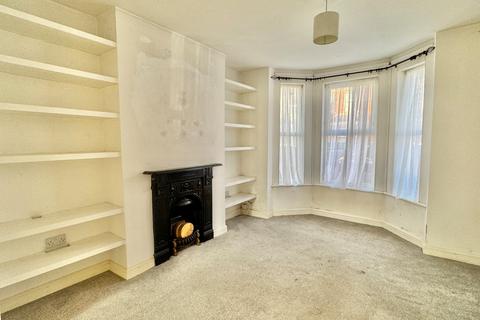 24 Thanet Gardens, Folkestone, CT19 6DF