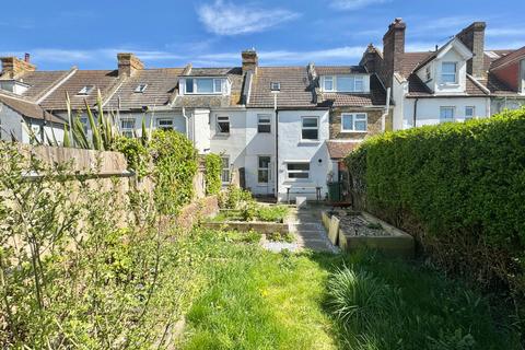 24 Thanet Gardens, Folkestone, CT19 6DF