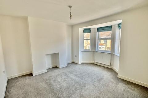 24 Thanet Gardens, Folkestone, CT19 6DF