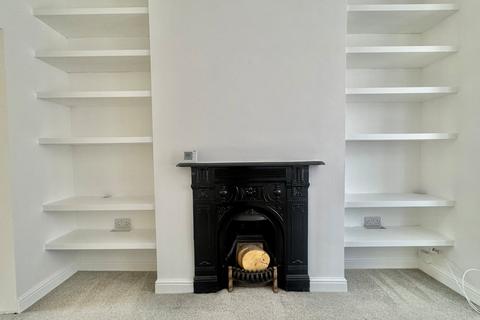 24 Thanet Gardens, Folkestone, CT19 6DF