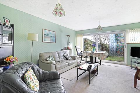 3 bedroom end of terrace house for sale, The Hawthorns, Essex IG10