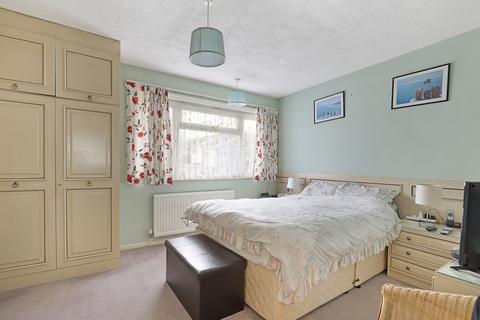 3 bedroom end of terrace house for sale, The Hawthorns, Essex IG10