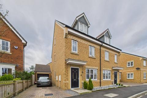 3 bedroom semi-detached house for sale, Chaffinch Drive, Tyne and Wear NE31