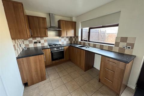 2 bedroom end of terrace house to rent, Tresillian Road, Coventry CV7