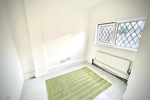 4 bedroom end of terrace house to rent, Frederick Street, Rotherham S60