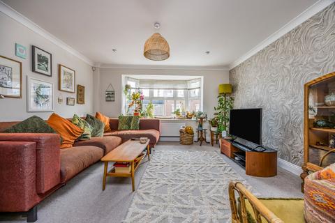 4 bedroom end of terrace house for sale, St. Ronans Road, Hampshire PO4