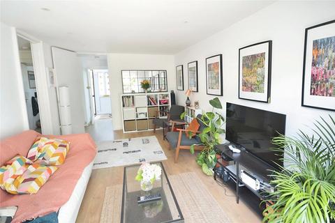 4 bedroom end of terrace house for sale, Swallow Close, London SE14