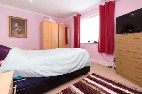 2 bedroom end of terrace house for sale, Cecil Avenue, Kent ME12