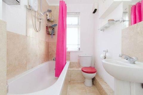 2 bedroom end of terrace house for sale, Cecil Avenue, Kent ME12