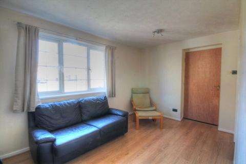 Studio to rent, Aldeburgh Avenue, Tyne and Wear NE15