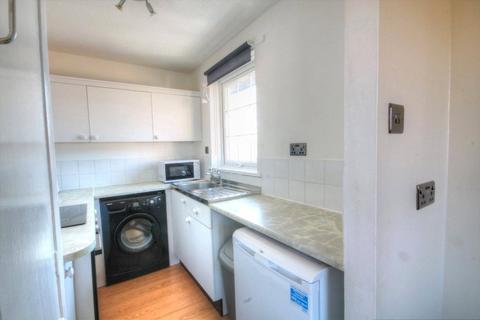 Studio to rent, Aldeburgh Avenue, Tyne and Wear NE15