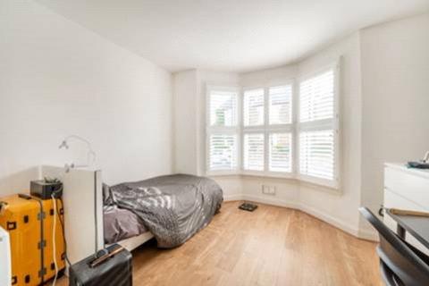 1 bedroom flat for sale, Montem Road, Surrey KT3