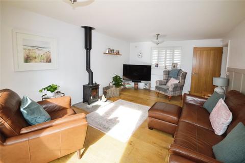 3 bedroom detached house for sale, Manor Gardens, Swadlincote DE12