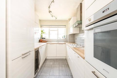 3 bedroom flat for sale, Constance Road, Twickenham TW2