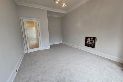 2 bedroom flat for sale, Queen Street ~ Renfrew