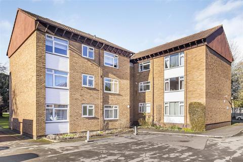 2 bedroom flat for sale, Hills Avenue, Cambridge CB1