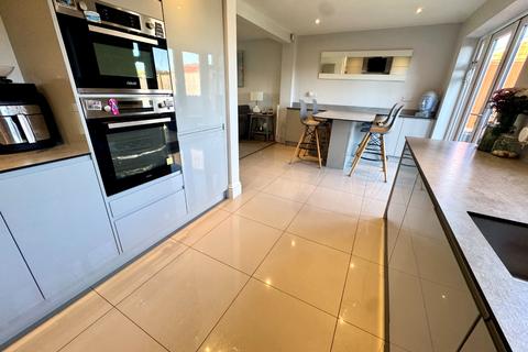 126 Buckingham Drive, Luton, LU2 9RD