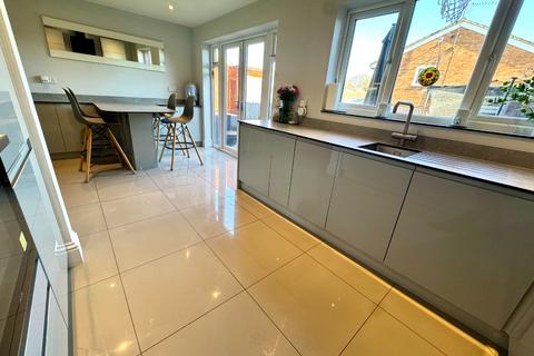 126 Buckingham Drive, Luton, LU2 9RD
