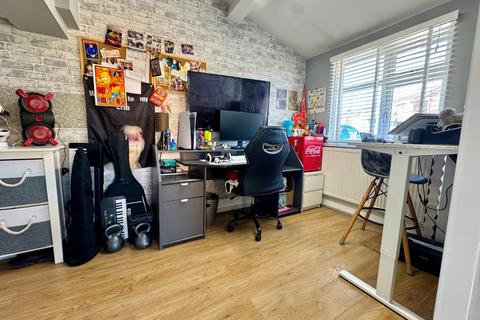 126 Buckingham Drive, Luton, LU2 9RD