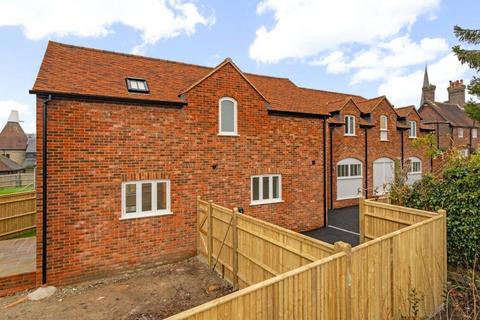 2 bedroom detached house for sale, High Street, Wadhurst, East Sussex, TN5