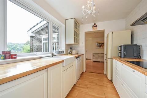 4 bedroom detached house for sale, Lambourne Way, Thruxton, Andover