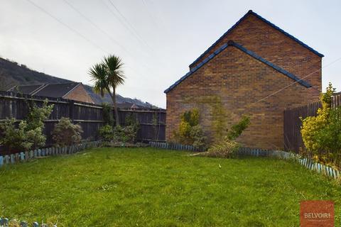 21 Ffordd Danygraig, Godrergraig, Swansea, SA9 2BH